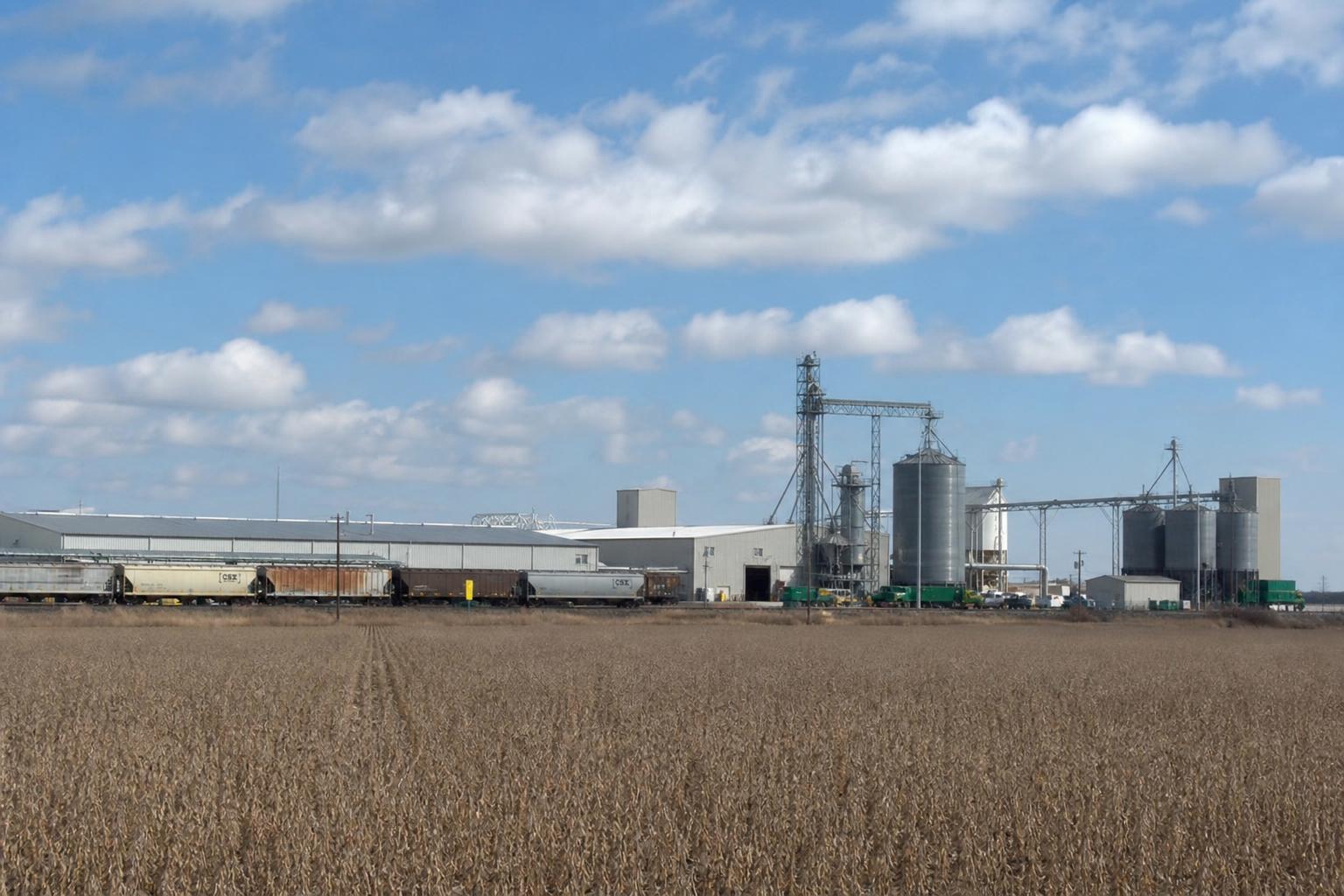 Wyoming Ag Logistics and Forage Markets Benefit from Rail Transloading and Federal Support - AgroPost