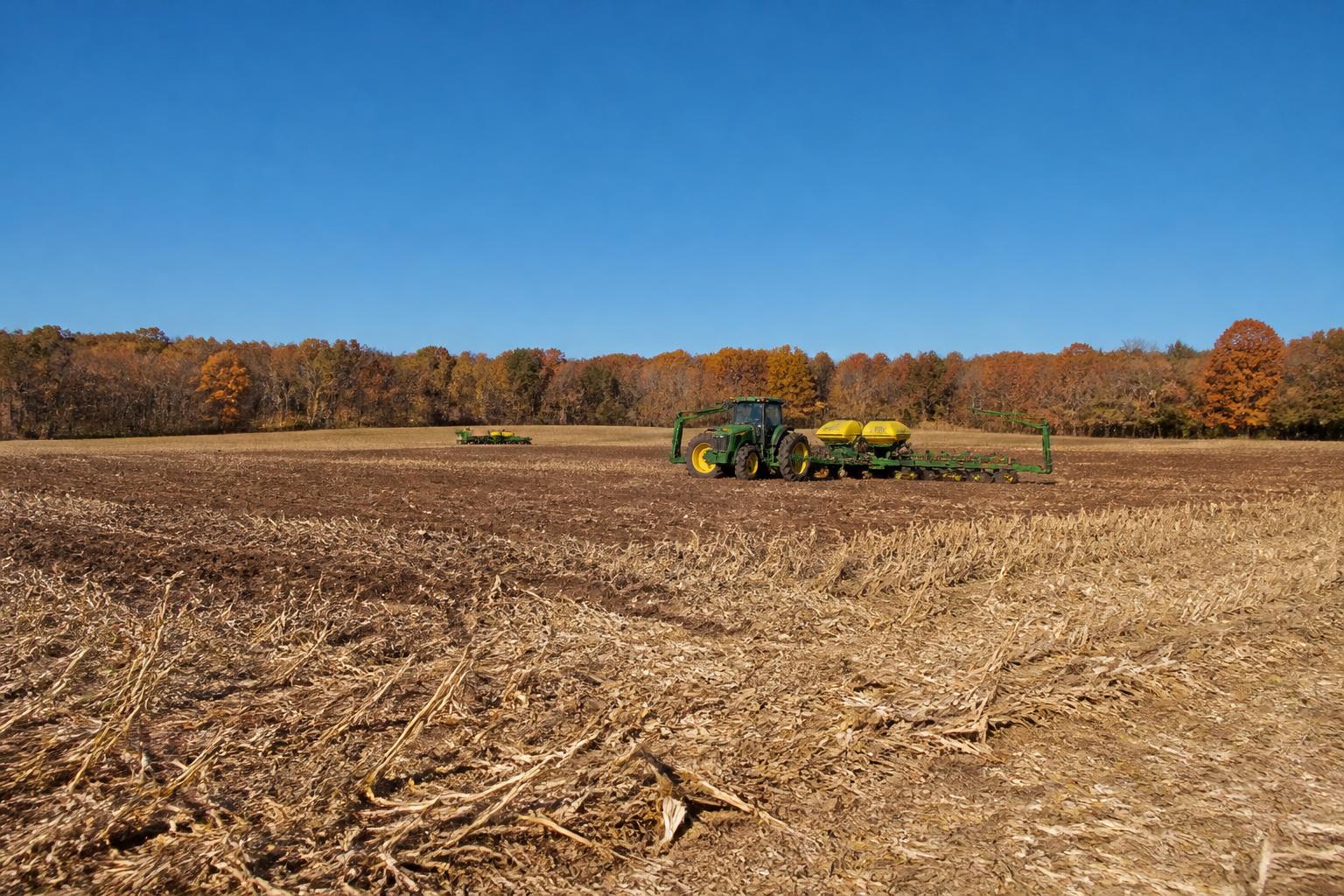 Missouri Harvest Progress: Navigating Field Logistics and Soil Conditions
